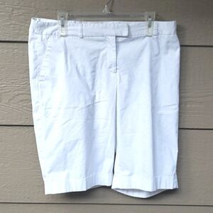 H&M cuffed white bermuda short 16